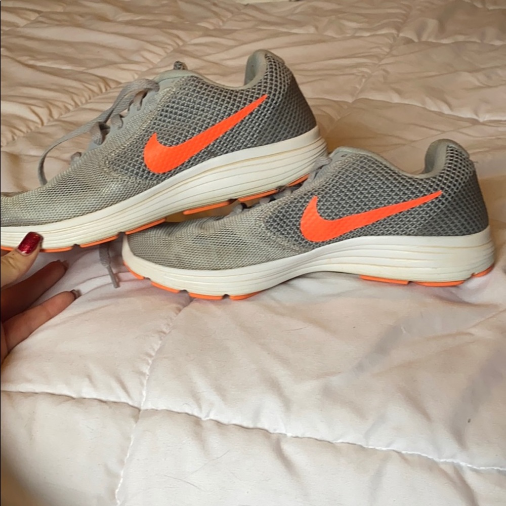 Nike revolution 3 athletic shoe running shoe